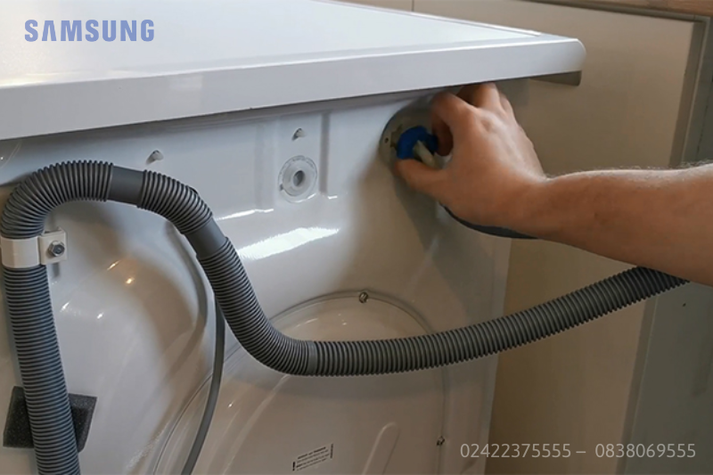 cách vệ sinh máy giặt samsunng cửa ngang